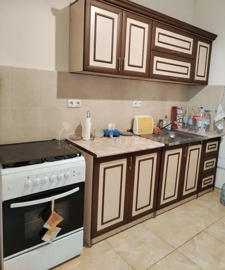 3 Սենյականոց Բնակարան Քարե Շենքում, 82քմ, 3/5 հարկ, Կապիտալ Վերանորոգված, Կահավորված, Արևկող