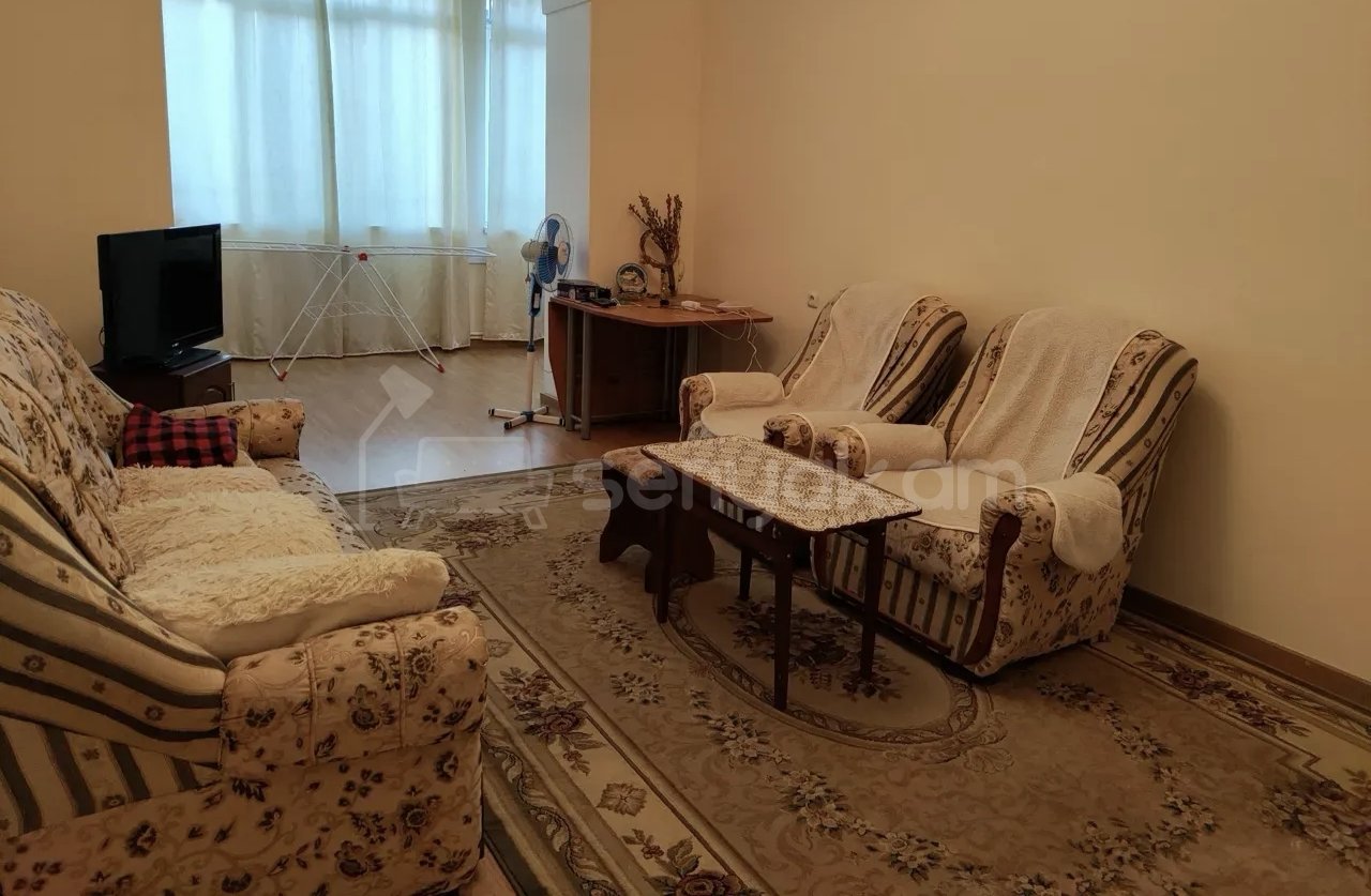 3 Սենյականոց Բնակարան Քարե Շենքում, 82քմ, 3/5 հարկ, Կապիտալ Վերանորոգված, Կահավորված, Արևկող