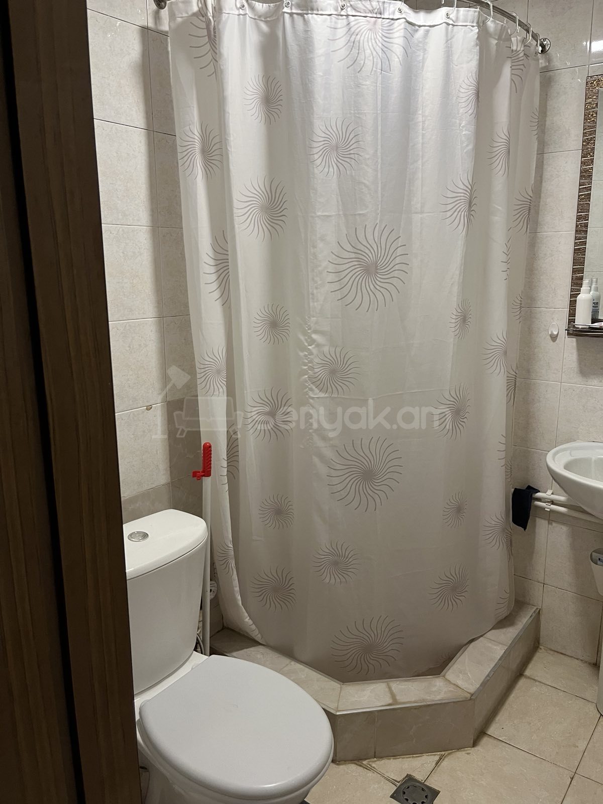 2 Սենյականոց Բնակարան Քարե Շենքում, 40քմ, 1/4 հարկ, Կոսմետիկ Վերանորոգված, Կահավորված, Արևկող