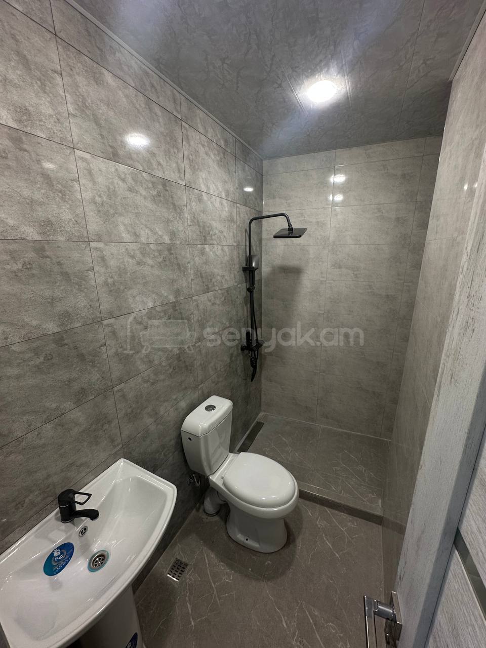 2 Սենյականոց Բնակարան Քարե Շենքում, 60քմ, 1/2 հարկ, Կապիտալ Վերանորոգված, Կահավորված