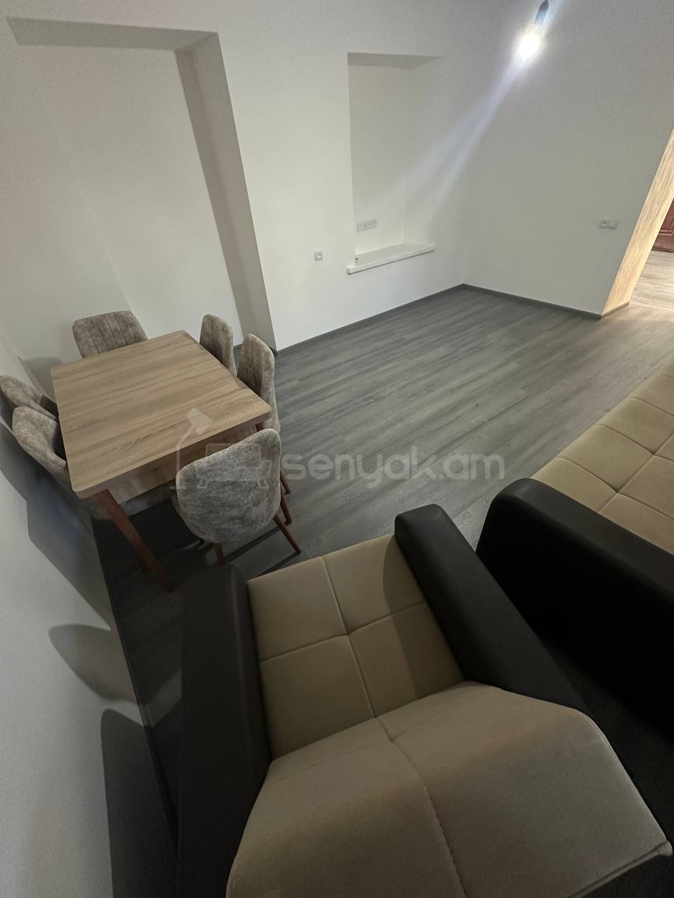 2 Սենյականոց Բնակարան Քարե Շենքում, 60քմ, 1/2 հարկ, Կապիտալ Վերանորոգված, Կահավորված