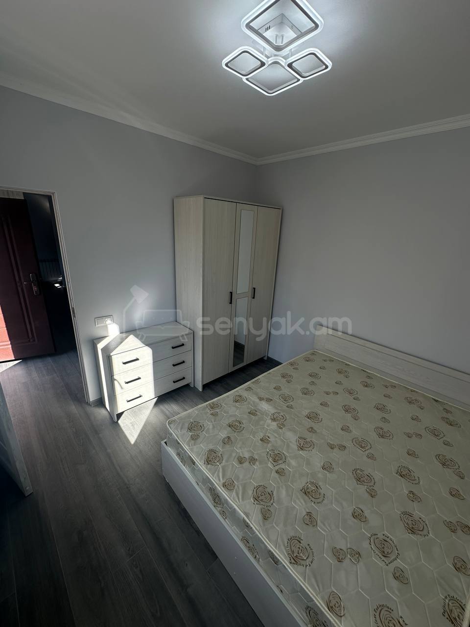 2 Սենյականոց Բնակարան Քարե Շենքում, 60քմ, 1/2 հարկ, Կապիտալ Վերանորոգված, Կահավորված