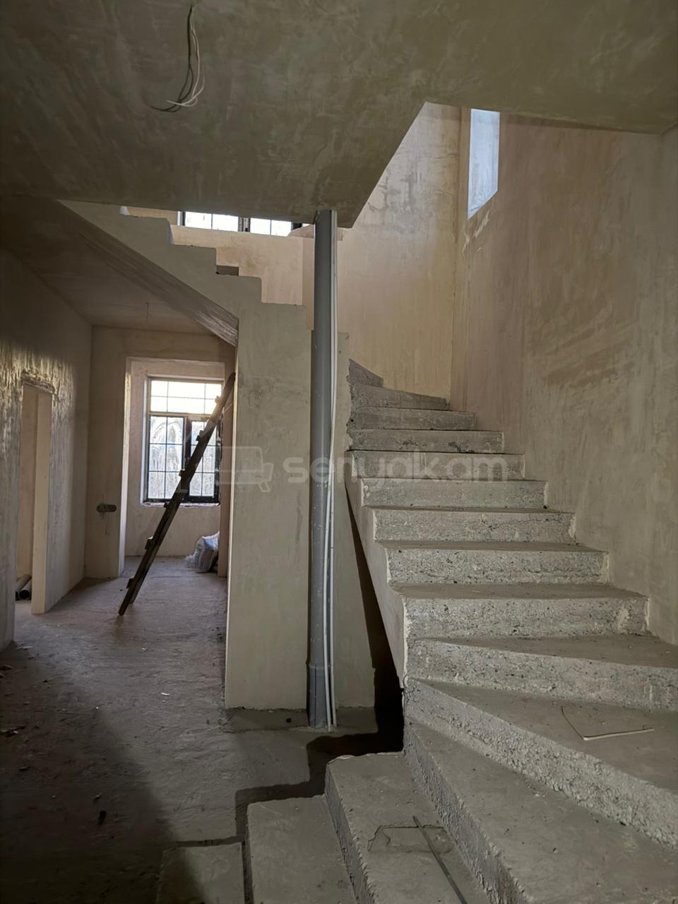 4 Սենյականոց Սեփական Տուն, 256քմ, Ավտոտնակով