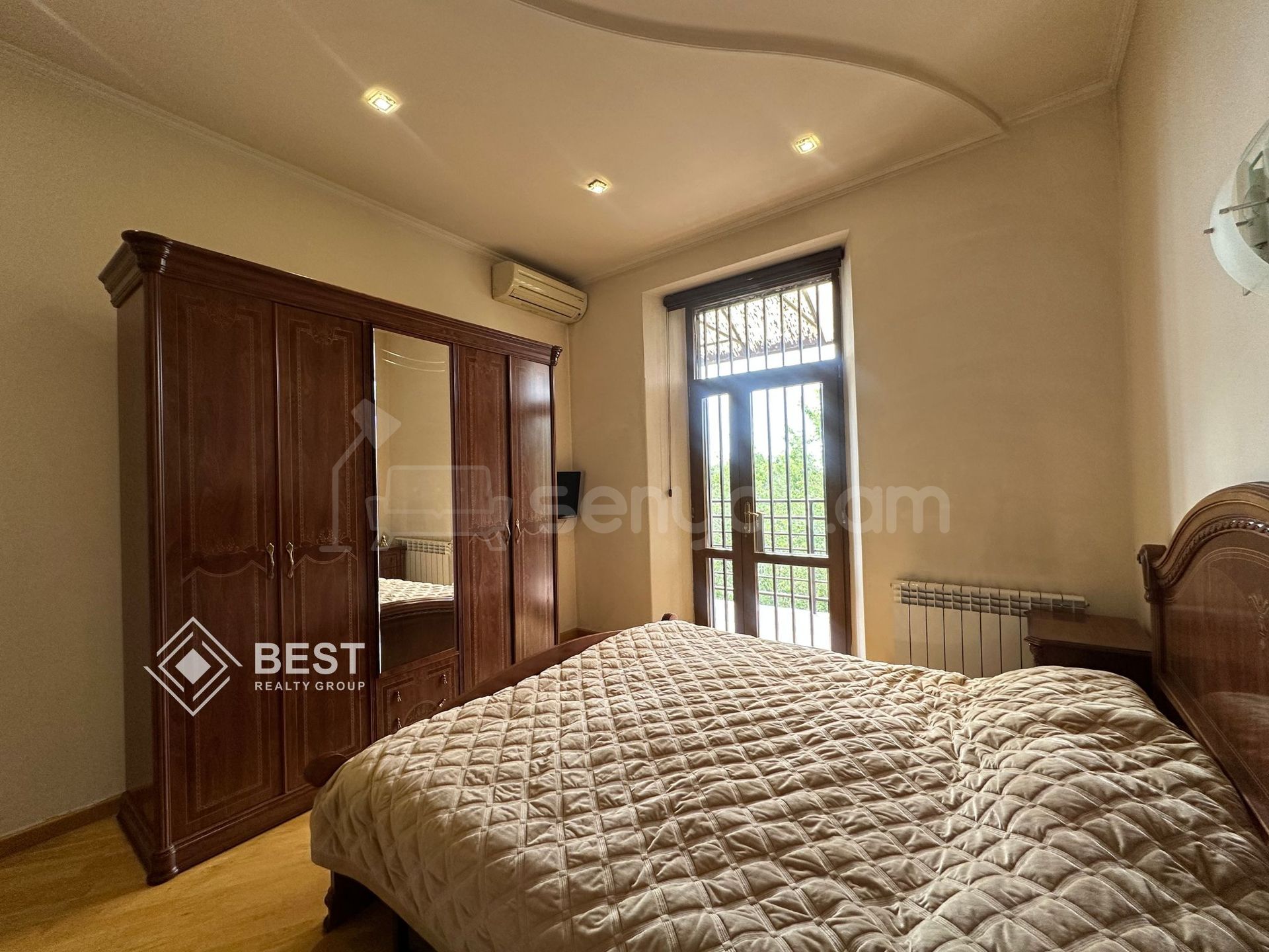 3 Սենյականոց Բնակարան Քարե Շենքում, 88քմ, 3/5 հարկ, Կապիտալ Վերանորոգված, Կահավորված, Արևկող