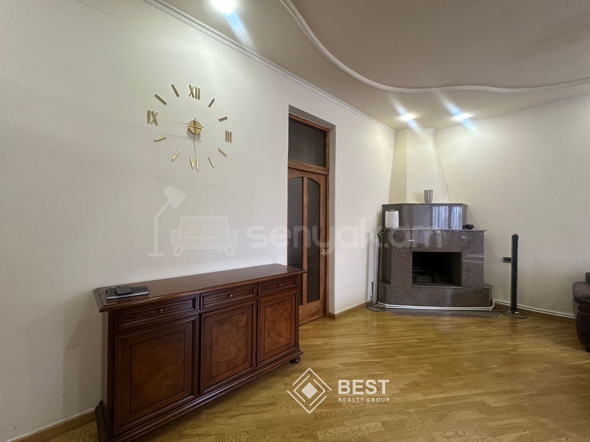 3 Սենյականոց Բնակարան Քարե Շենքում, 88քմ, 3/5 հարկ, Կապիտալ Վերանորոգված, Կահավորված, Արևկող