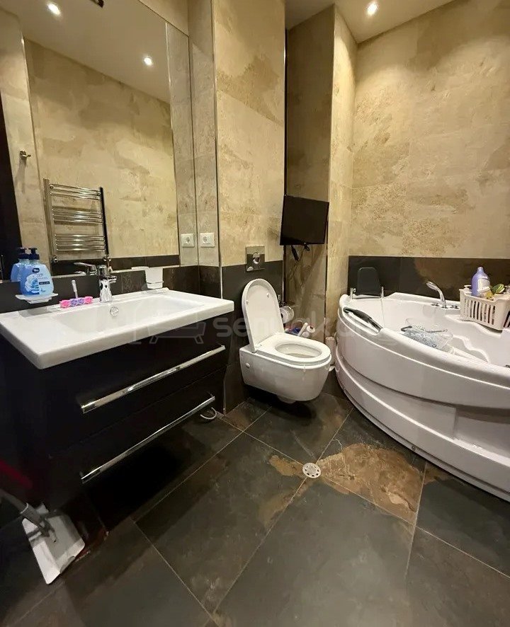 2 Սենյականոց Բնակարան Նորակառույցում, 76քմ, 12/16 հարկ, Դիզայներական Վերանորոգված