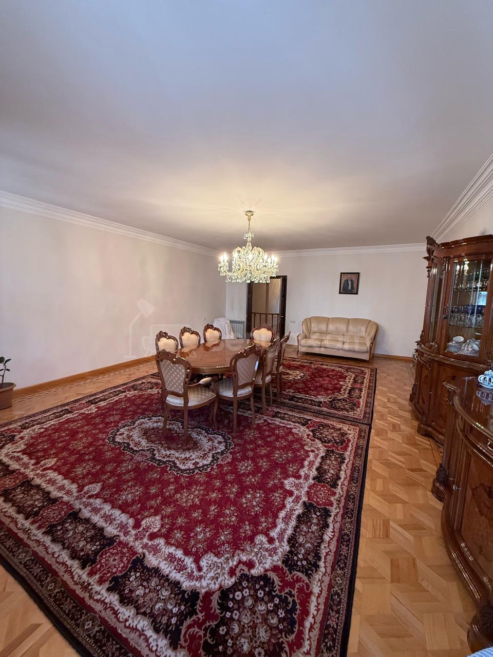 4 Սենյականոց Սեփական Տուն, 288քմ, Կապիտալ Վերանորոգված, Ավտոտնակով