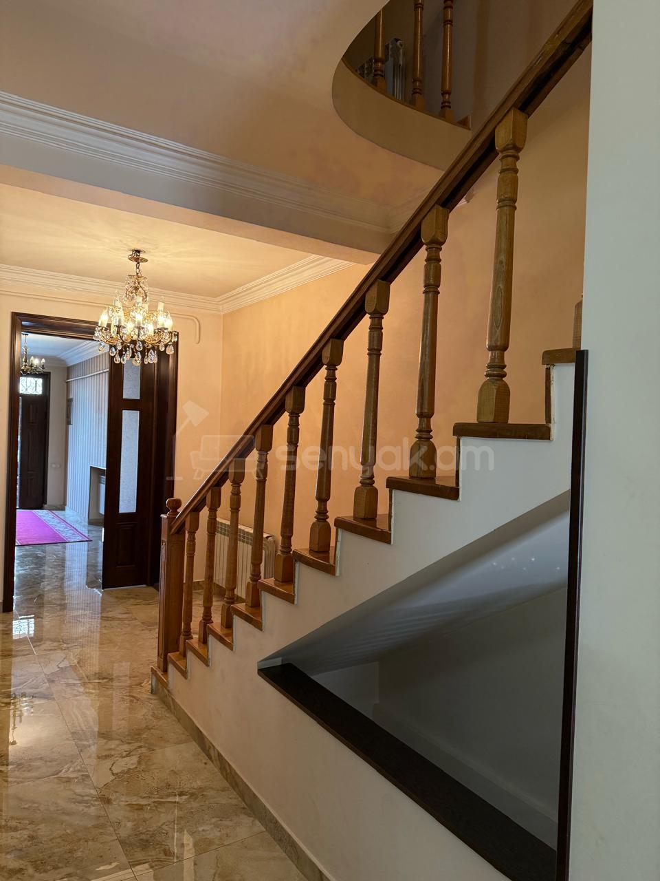 4 Սենյականոց Սեփական Տուն, 288քմ, Կապիտալ Վերանորոգված, Ավտոտնակով