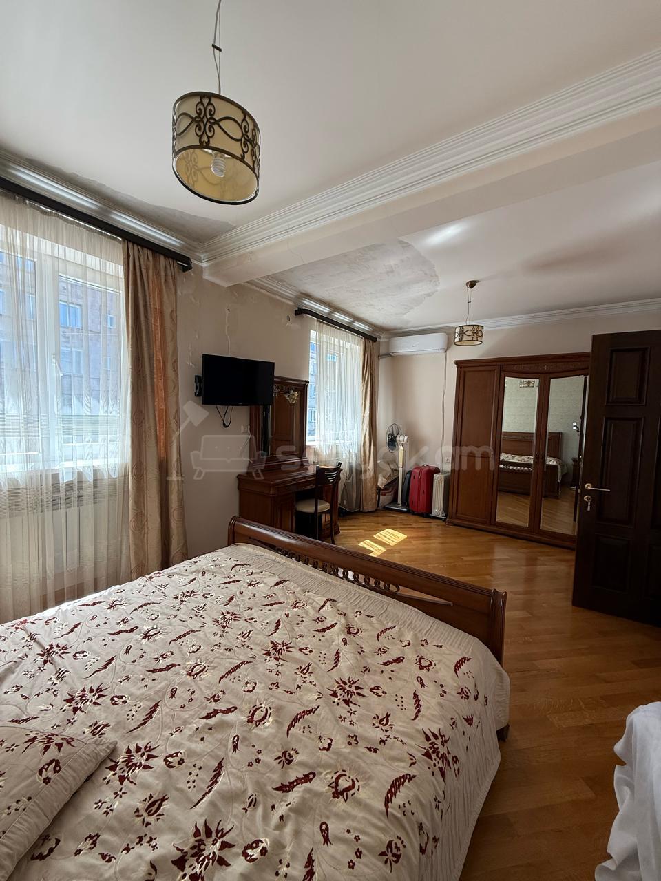 4 Սենյականոց Սեփական Տուն, 288քմ, Կապիտալ Վերանորոգված, Ավտոտնակով