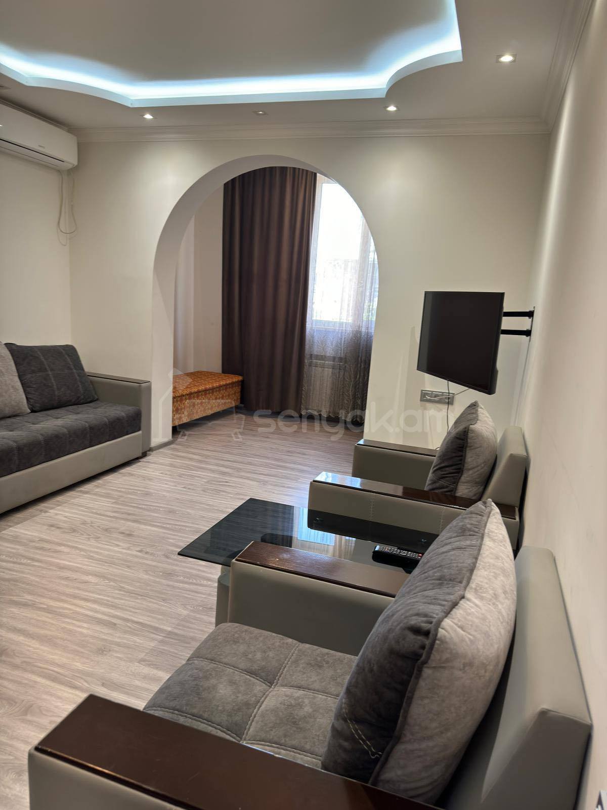 2 Սենյականոց Բնակարան Քարե Շենքում, 60քմ, 2/9 հարկ, Կապիտալ Վերանորոգված, Կահավորված, Արևկող