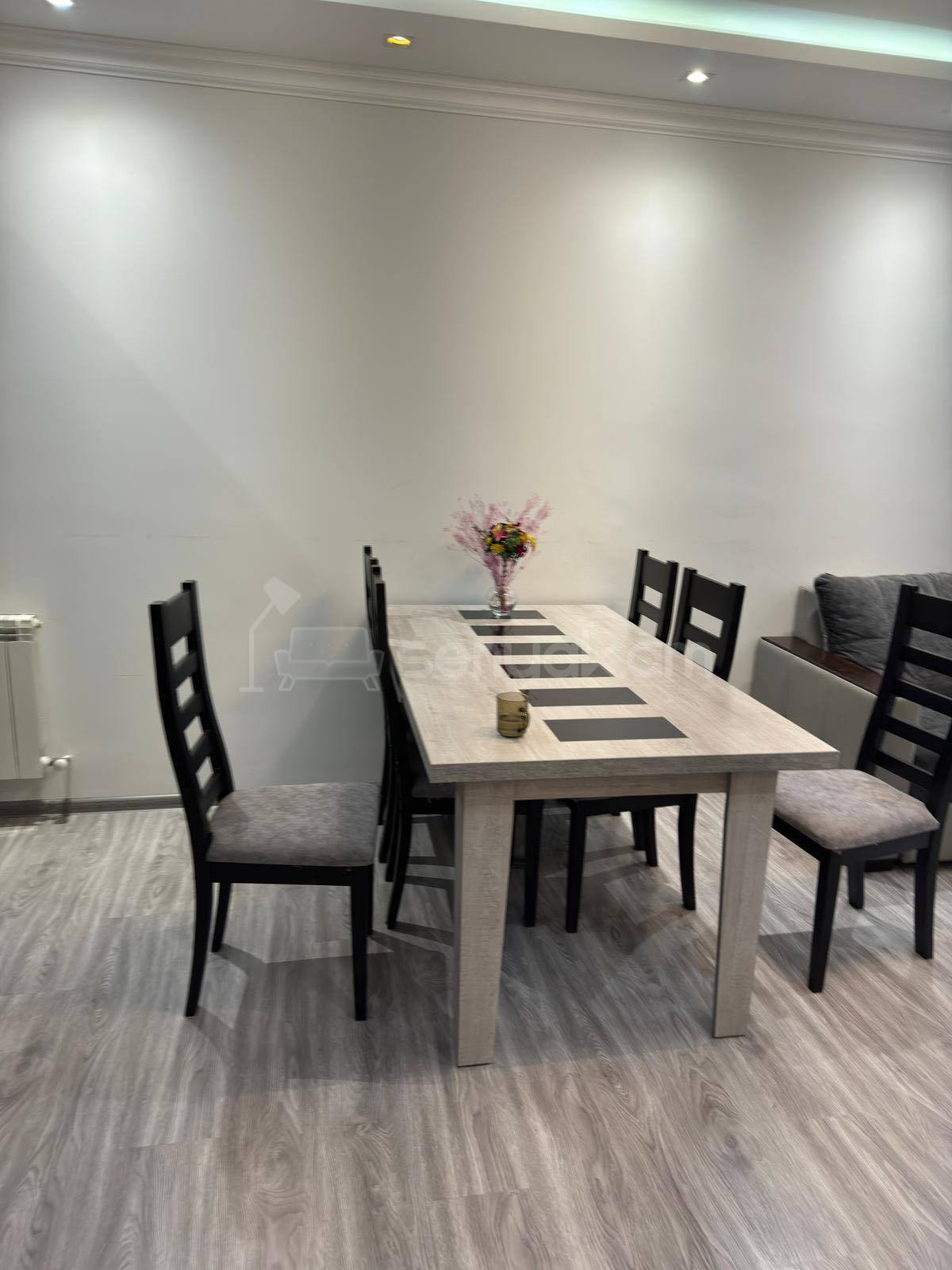 2 Սենյականոց Բնակարան Քարե Շենքում, 60քմ, 2/9 հարկ, Կապիտալ Վերանորոգված, Կահավորված, Արևկող