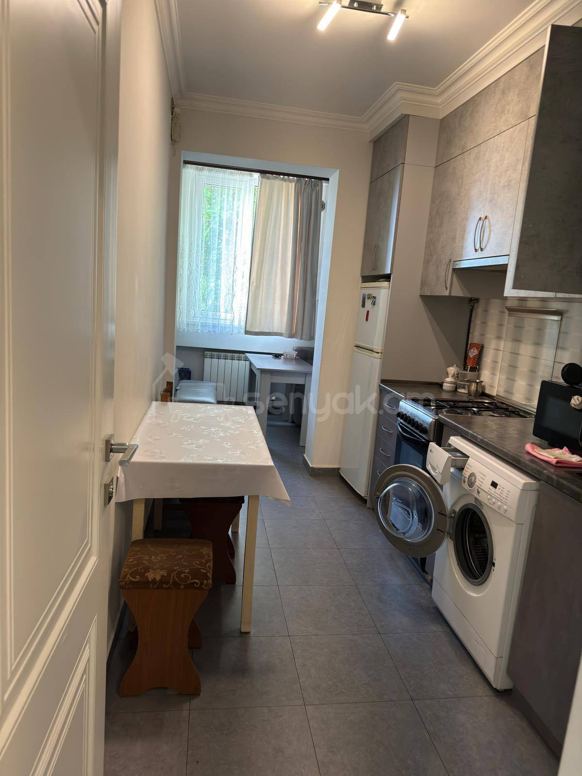 2 Սենյականոց Բնակարան Քարե Շենքում, 60քմ, 2/9 հարկ, Կապիտալ Վերանորոգված, Կահավորված, Արևկող