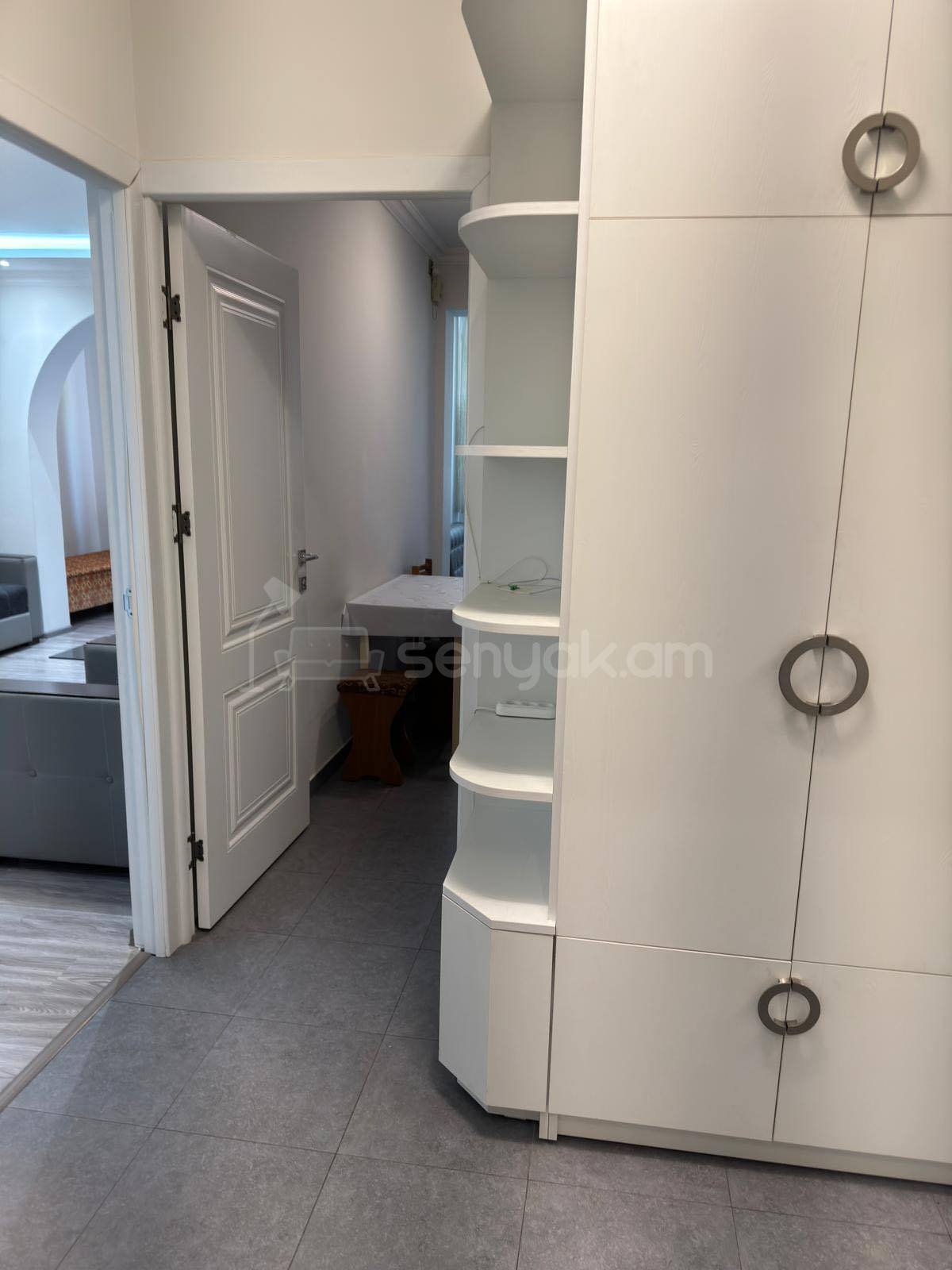 2 Սենյականոց Բնակարան Քարե Շենքում, 60քմ, 2/9 հարկ, Կապիտալ Վերանորոգված, Կահավորված, Արևկող