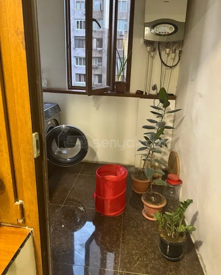 3 Սենյականոց Բնակարան, 66քմ, 4/9 հարկ, Նորմալ Վիճակում