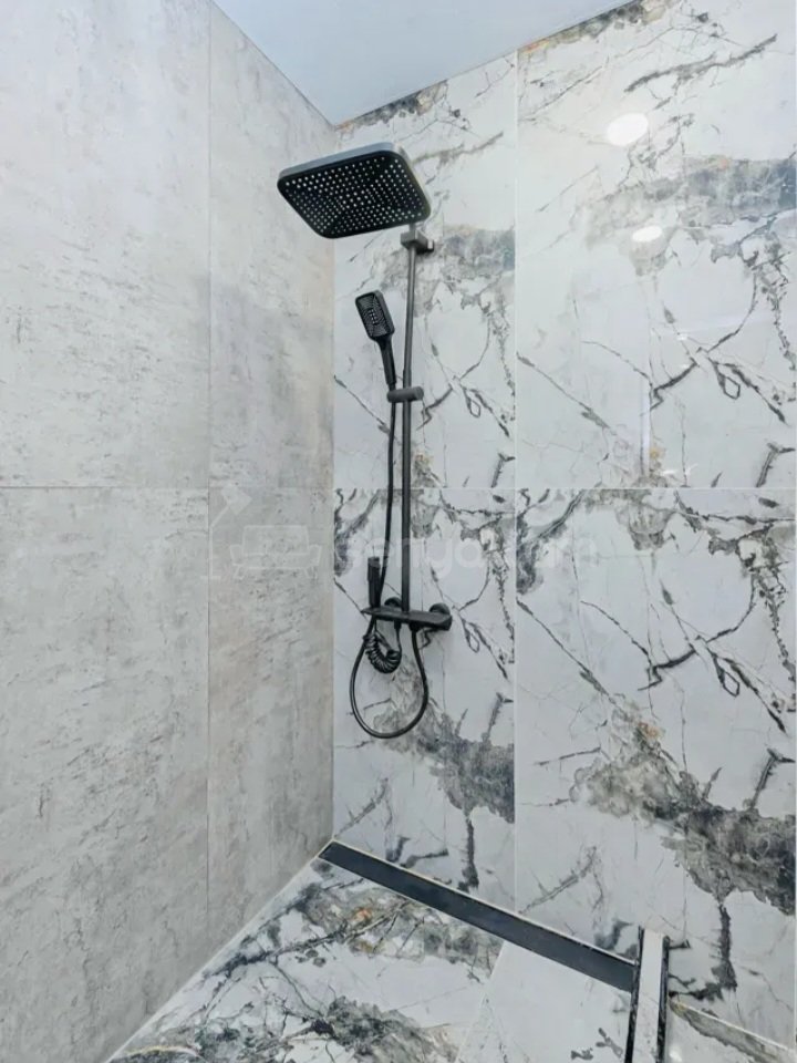 2 Սենյականոց Բնակարան Քարե Շենքում, 37քմ, 3/5 հարկ, Դիզայներական Վերանորոգված