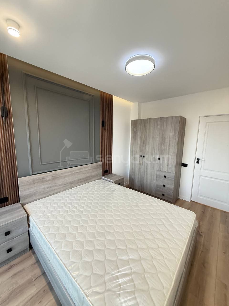 2 Սենյականոց Բնակարան Քարե Շենքում, 37քմ, 3/5 հարկ, Դիզայներական Վերանորոգված