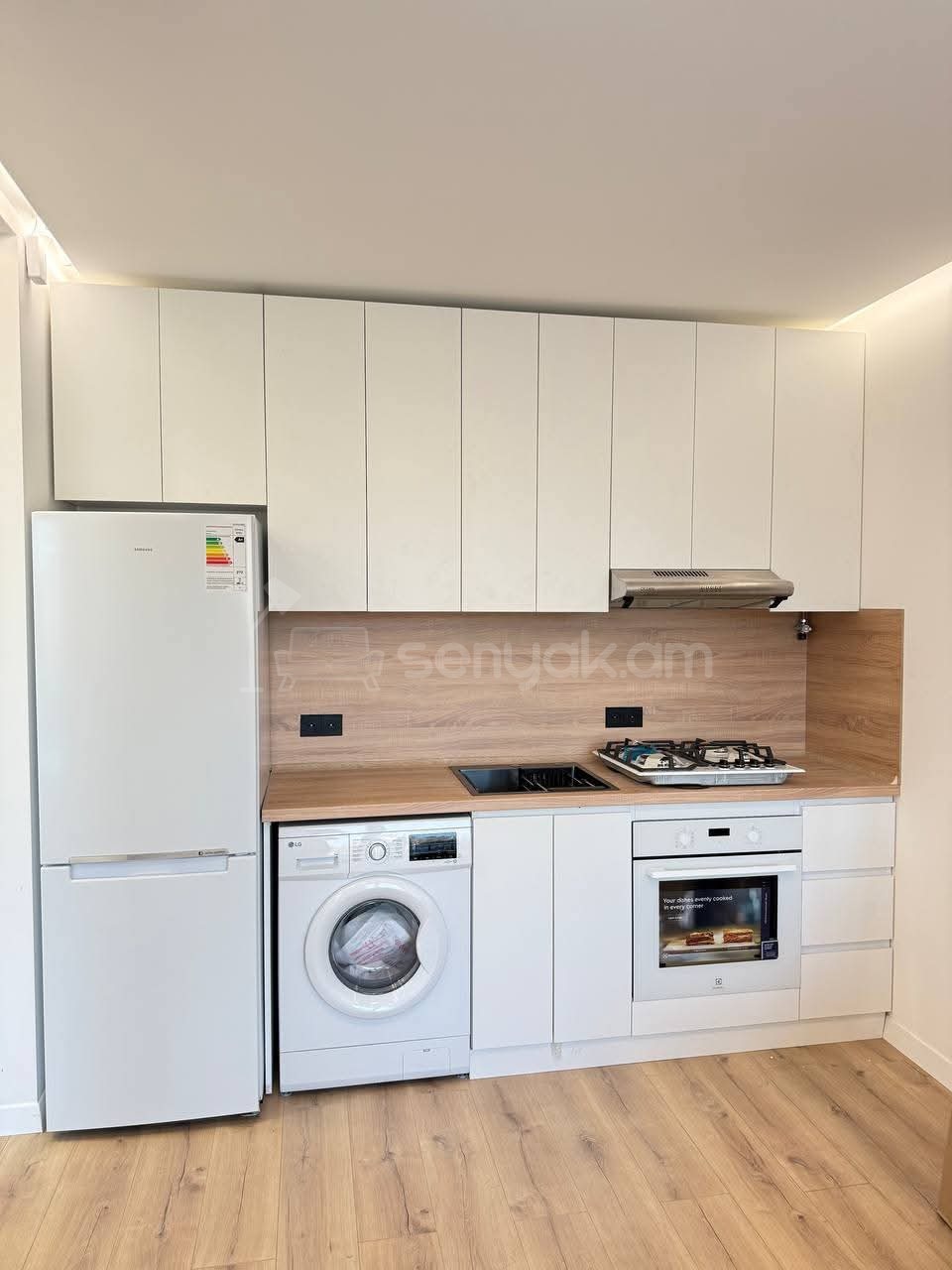 2 Սենյականոց Բնակարան Քարե Շենքում, 37քմ, 3/5 հարկ, Դիզայներական Վերանորոգված