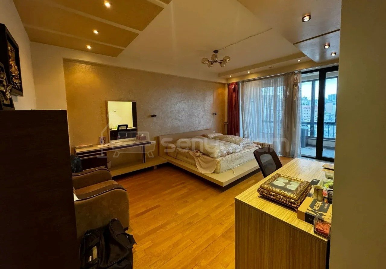 3 Սենյականոց Բնակարան Նորակառույցում, 240քմ, 10/10 հարկ, Կապիտալ Վերանորոգված