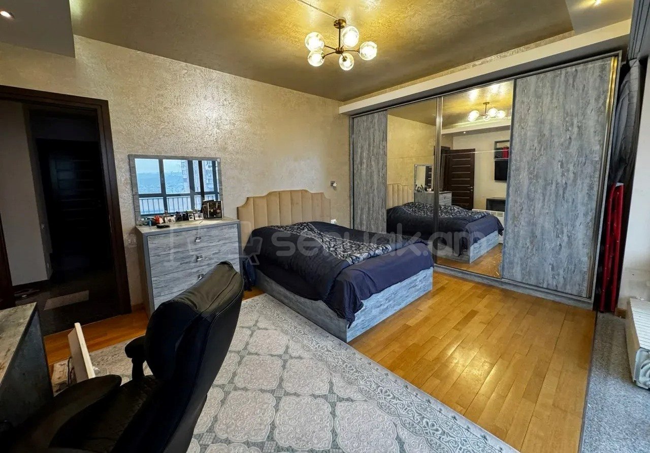 3 Սենյականոց Բնակարան Նորակառույցում, 240քմ, 10/10 հարկ, Կապիտալ Վերանորոգված