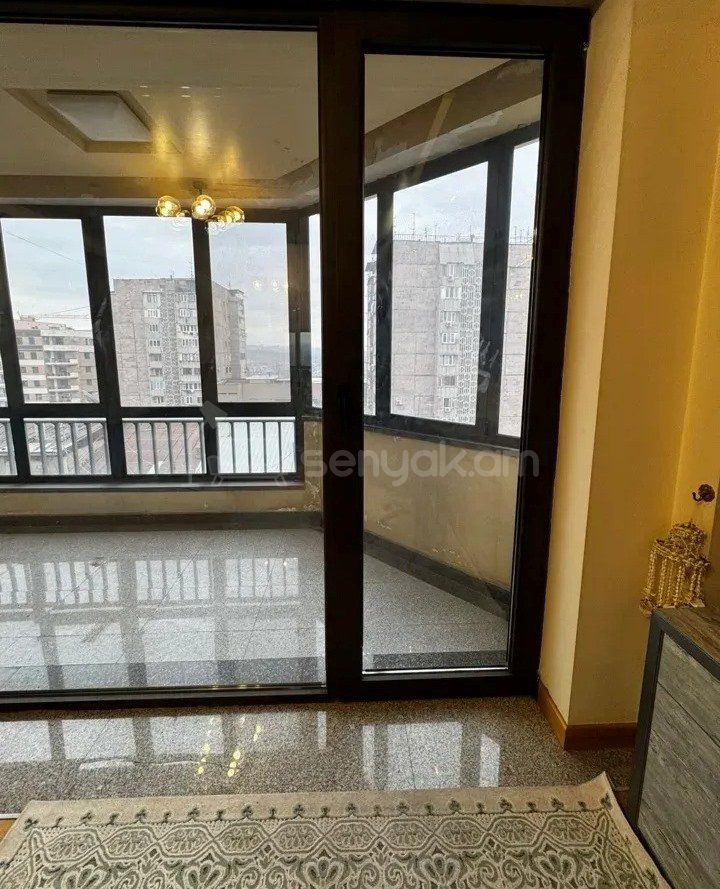 3 Սենյականոց Բնակարան Նորակառույցում, 240քմ, 10/10 հարկ, Կապիտալ Վերանորոգված