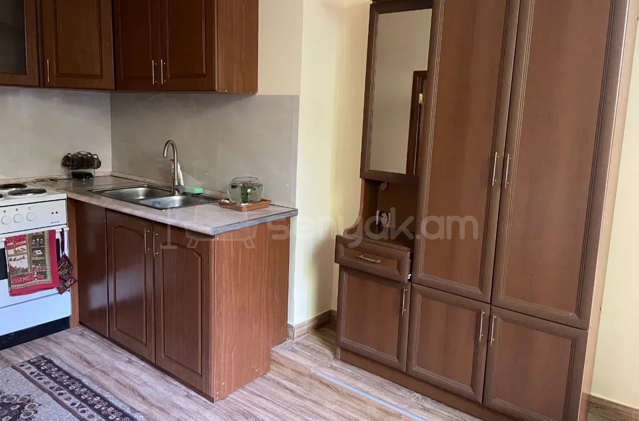 2 Սենյականոց Բնակարան Քարե Շենքում, 45քմ, 2/2 հարկ, Կապիտալ Վերանորոգված, Կահավորված, Արևկող