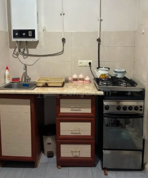 1 Սենյականոց Բնակարան Քարե Շենքում, 33քմ, 2/5 հարկ, Կոսմետիկ Վերանորոգված, Կահավորված, Արևկող