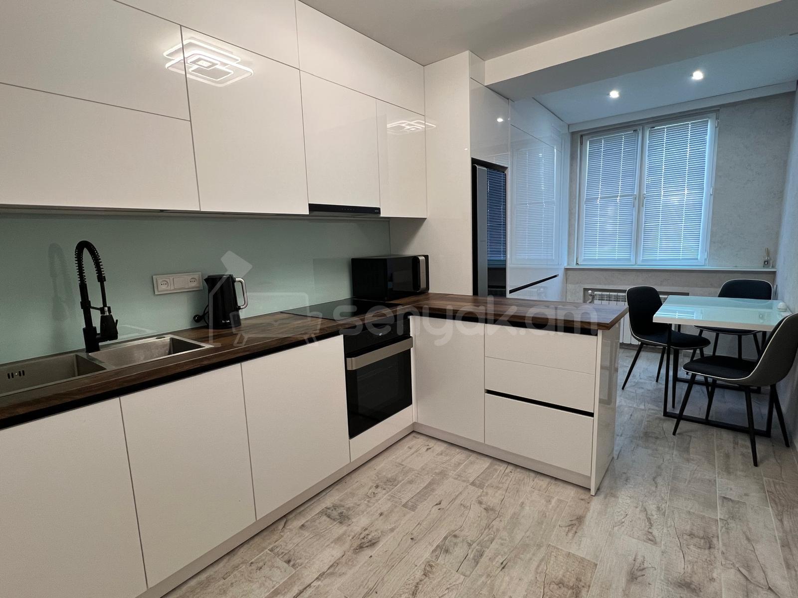 2 Սենյականոց Բնակարան, 86քմ, 6/9 հարկ, Դիզայներական Վերանորոգված