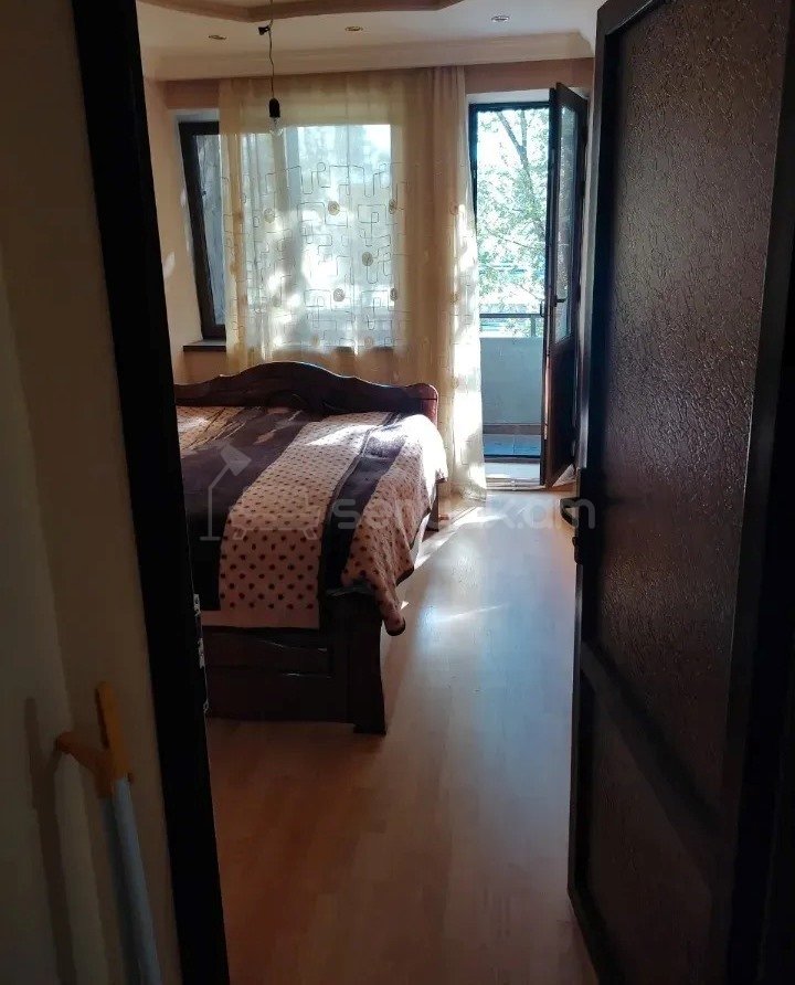 2 Սենյականոց Բնակարան Քարե Շենքում, 64քմ, 2/5 հարկ, Նորմալ Վիճակում