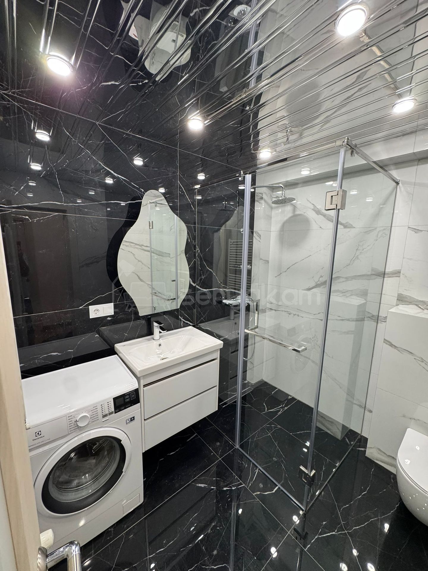 3 Սենյականոց Բնակարան, 80քմ, 8/9 հարկ, Կապիտալ Վերանորոգված