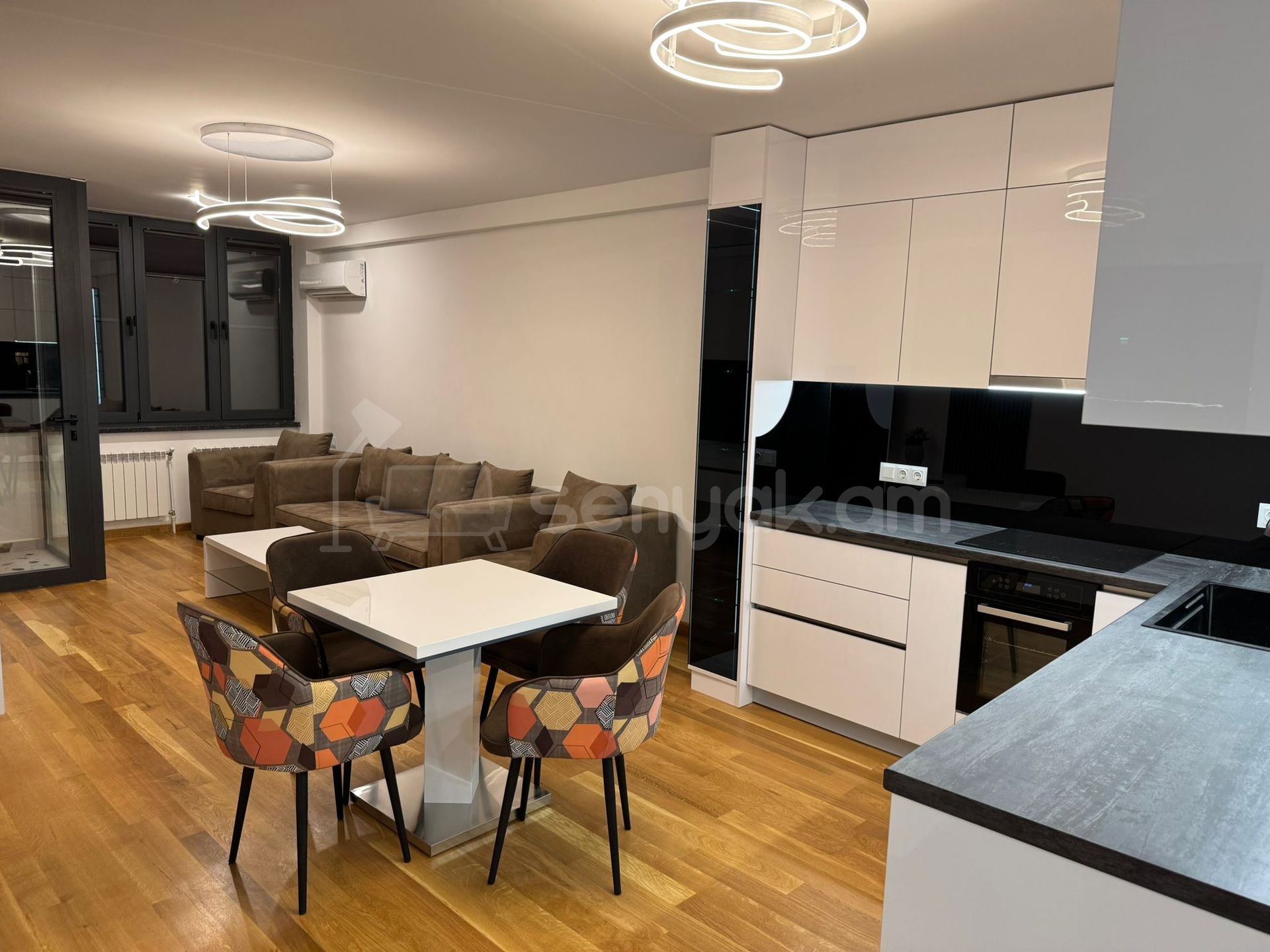 3 Սենյականոց Բնակարան, 80քմ, 8/9 հարկ, Կապիտալ Վերանորոգված