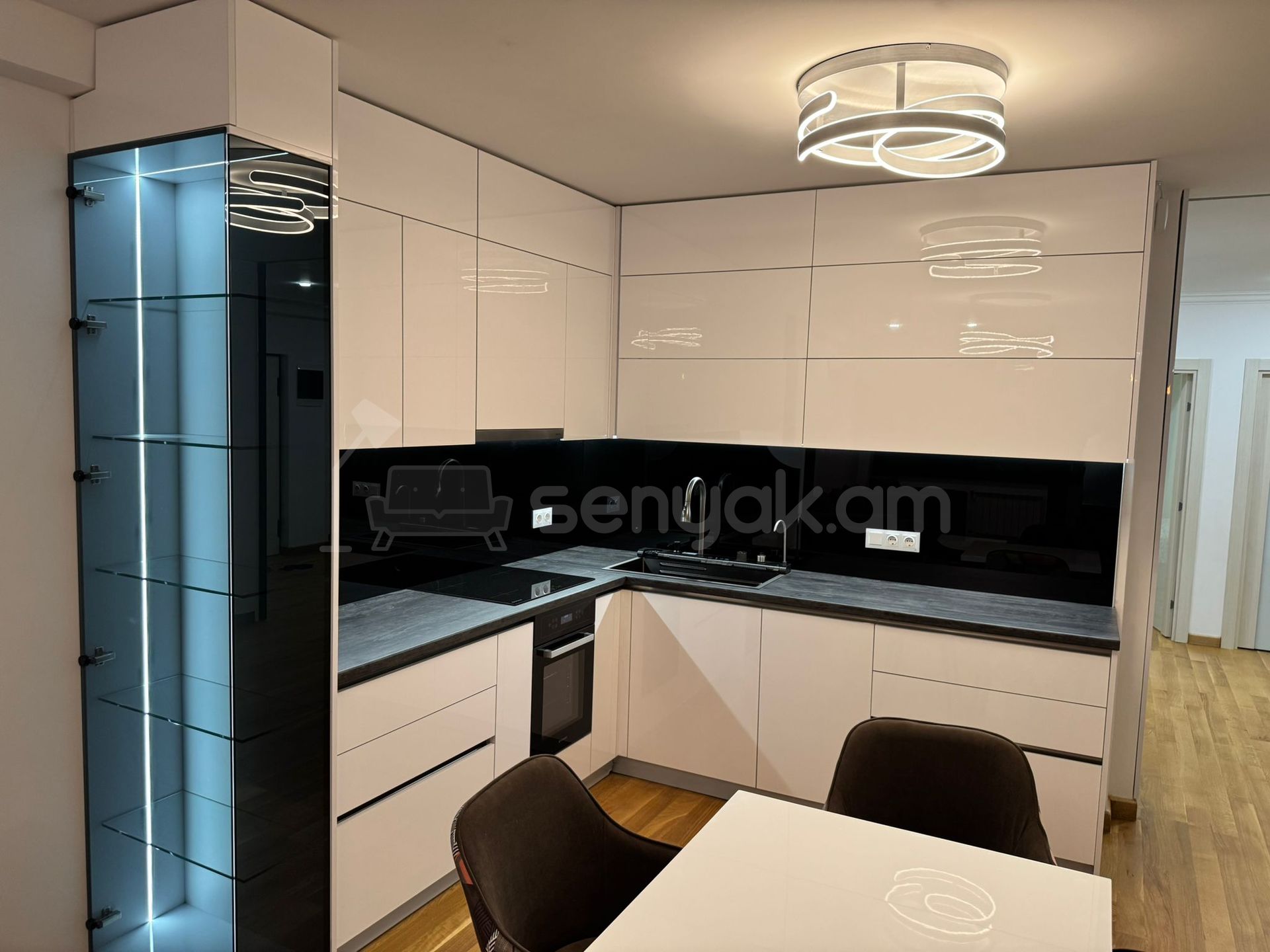 3 Սենյականոց Բնակարան, 80քմ, 8/9 հարկ, Կապիտալ Վերանորոգված