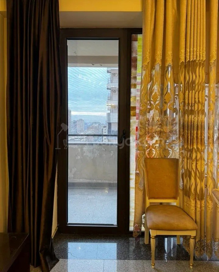 3 Սենյականոց Բնակարան Նորակառույցում, 240քմ, 10/10 հարկ, Կապիտալ Վերանորոգված