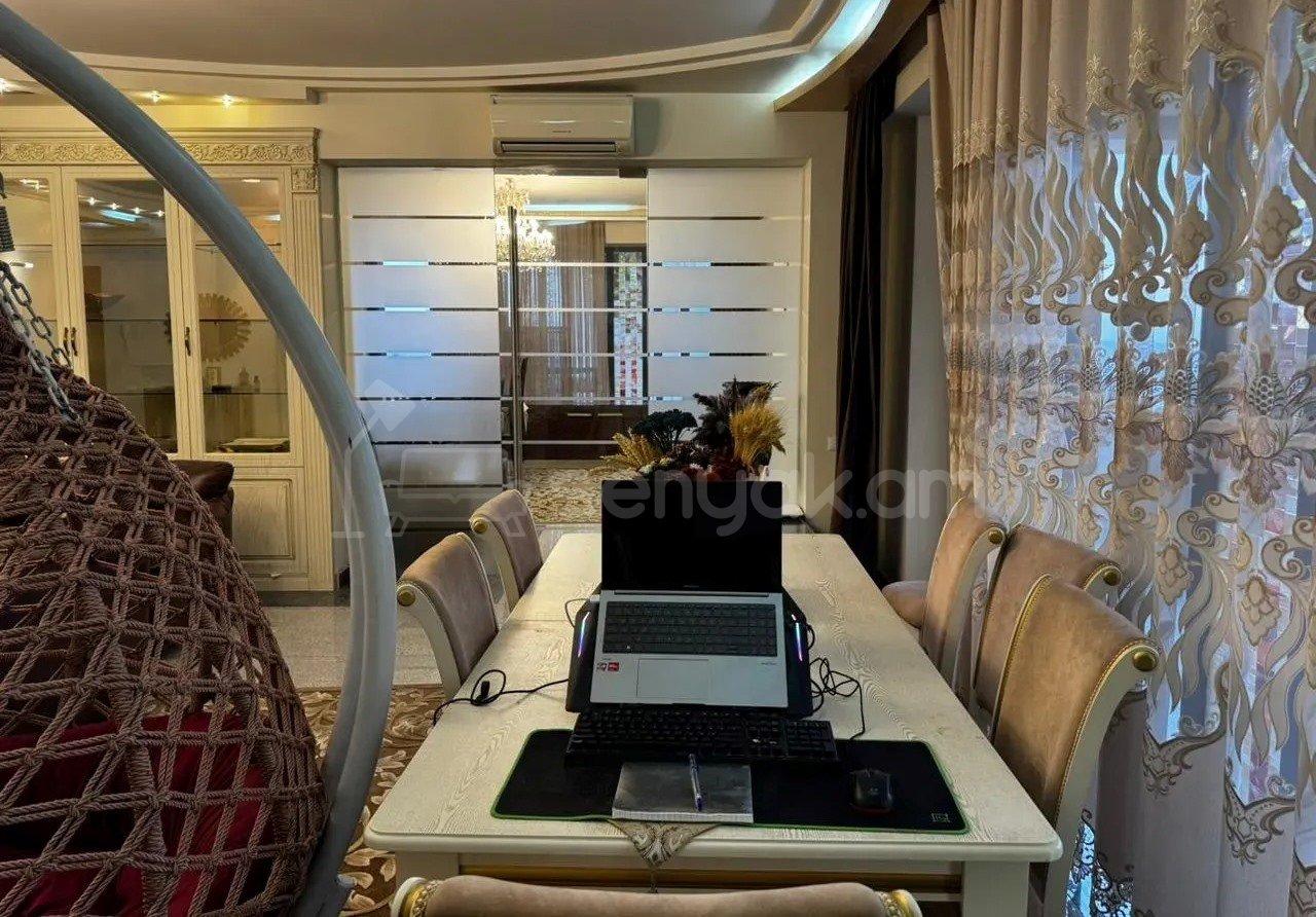 3 Սենյականոց Բնակարան Նորակառույցում, 240քմ, 10/10 հարկ, Կապիտալ Վերանորոգված