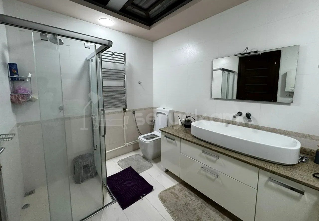 3 Սենյականոց Բնակարան Նորակառույցում, 240քմ, 10/10 հարկ, Կապիտալ Վերանորոգված