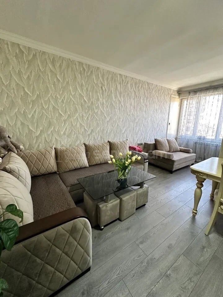 4 Սենյականոց Բնակարան, 92քմ, 9/9 հարկ, Նորմալ Վիճակում