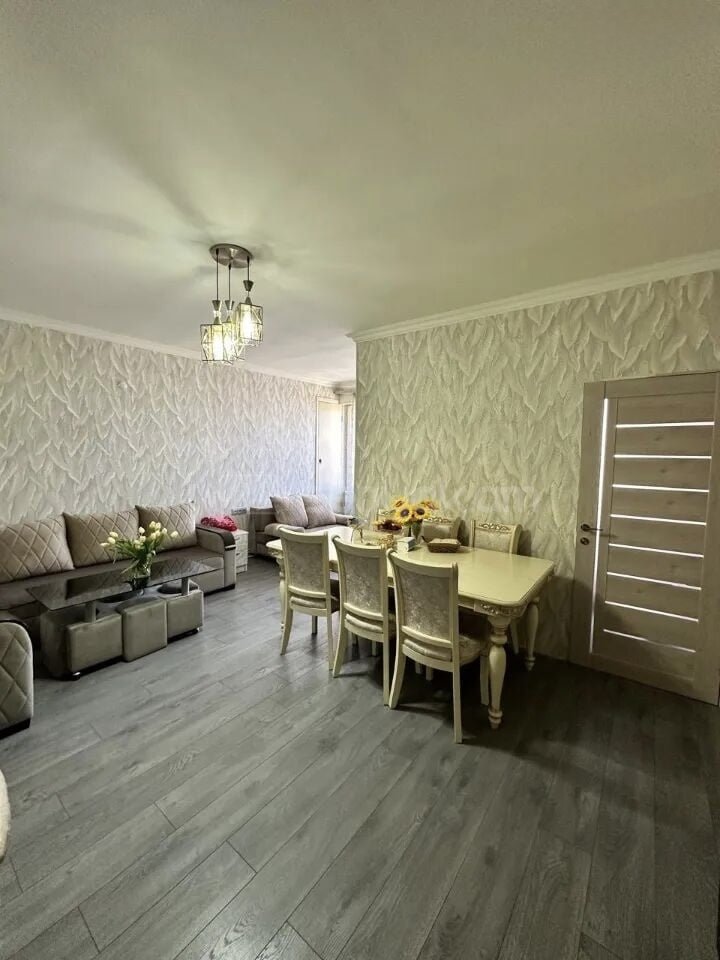 4 Սենյականոց Բնակարան, 92քմ, 9/9 հարկ, Նորմալ Վիճակում