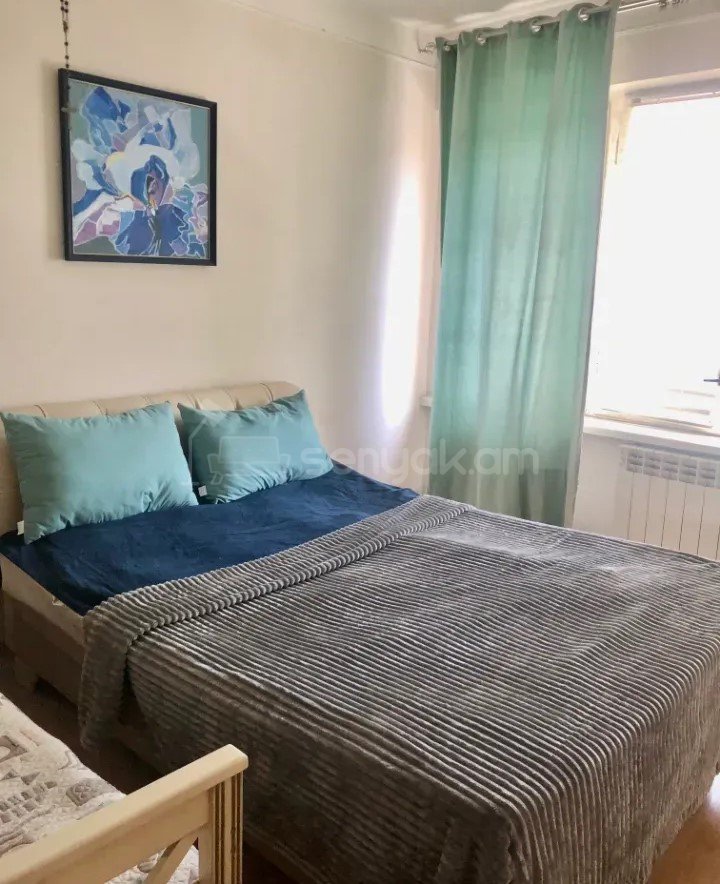 3 Սենյականոց Բնակարան Քարե Շենքում, 77քմ, 2/5 հարկ, Նորմալ Վիճակում