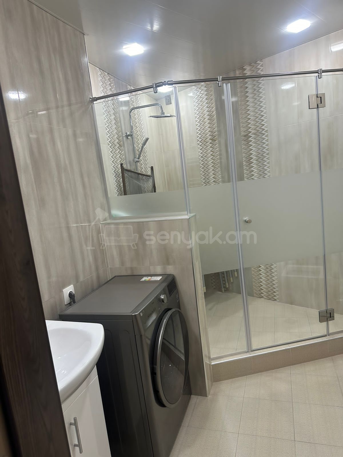 3 Սենյականոց Բնակարան Նորակառույցում, 110քմ, 4/12 հարկ, Դիզայներական Վերանորոգված, Կահավորված