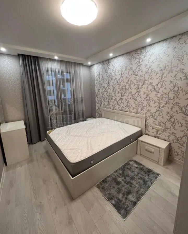 3 Սենյականոց Բնակարան Քարե Շենքում, 85քմ, 5/5 հարկ, Դիզայներական Վերանորոգված, Կահավորված