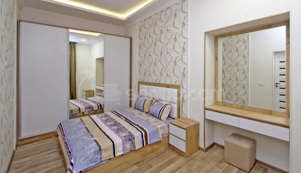 2 Սենյականոց Բնակարան Քարե Շենքում, 42քմ, 2/5 հարկ, Դիզայներական Վերանորոգված