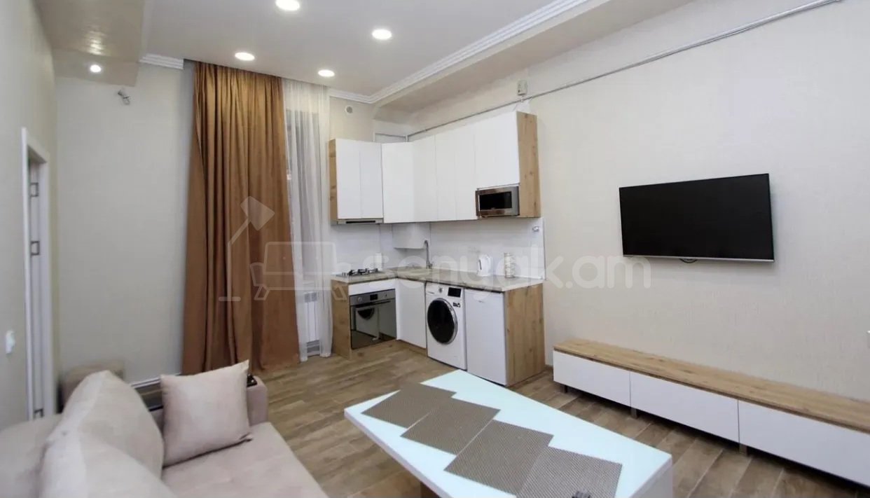 2 Սենյականոց Բնակարան Քարե Շենքում, 42քմ, 2/5 հարկ, Դիզայներական Վերանորոգված