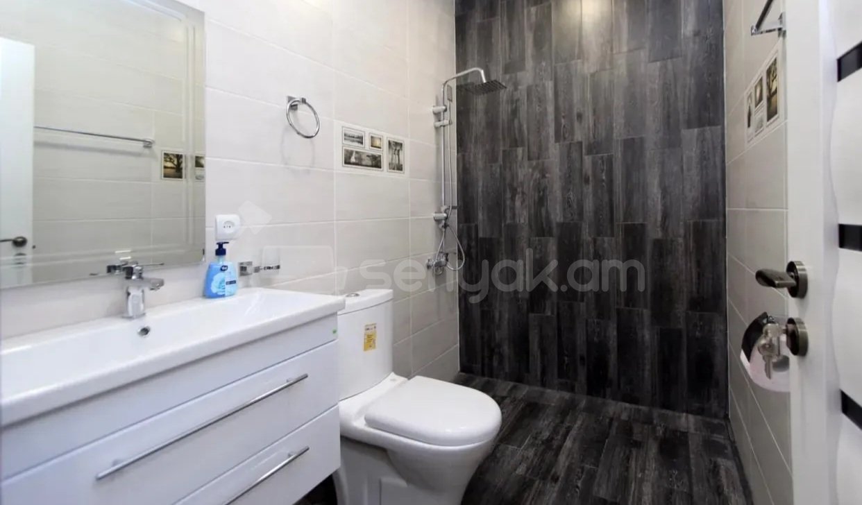 2 Սենյականոց Բնակարան Քարե Շենքում, 42քմ, 2/5 հարկ, Դիզայներական Վերանորոգված