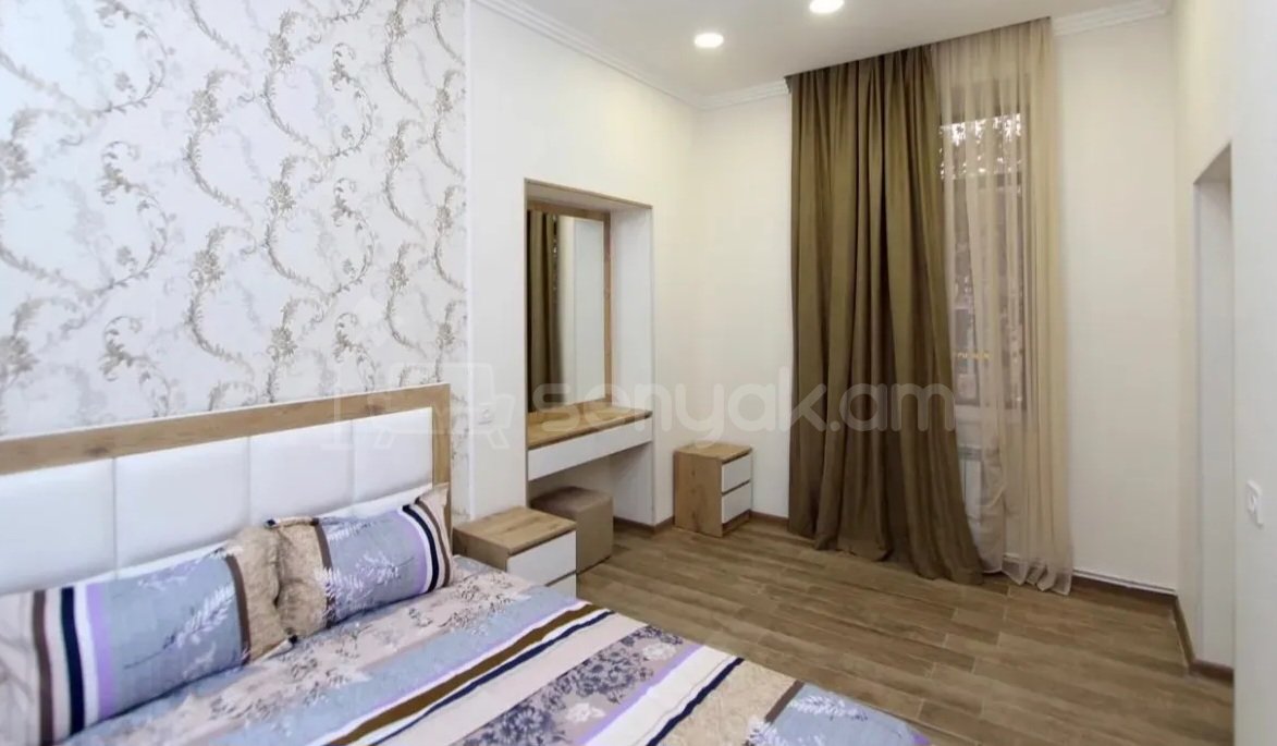 2 Սենյականոց Բնակարան Քարե Շենքում, 42քմ, 2/5 հարկ, Դիզայներական Վերանորոգված