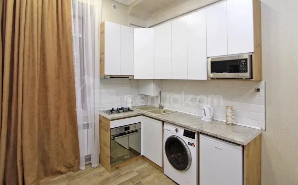 2 Սենյականոց Բնակարան Քարե Շենքում, 42քմ, 2/5 հարկ, Դիզայներական Վերանորոգված