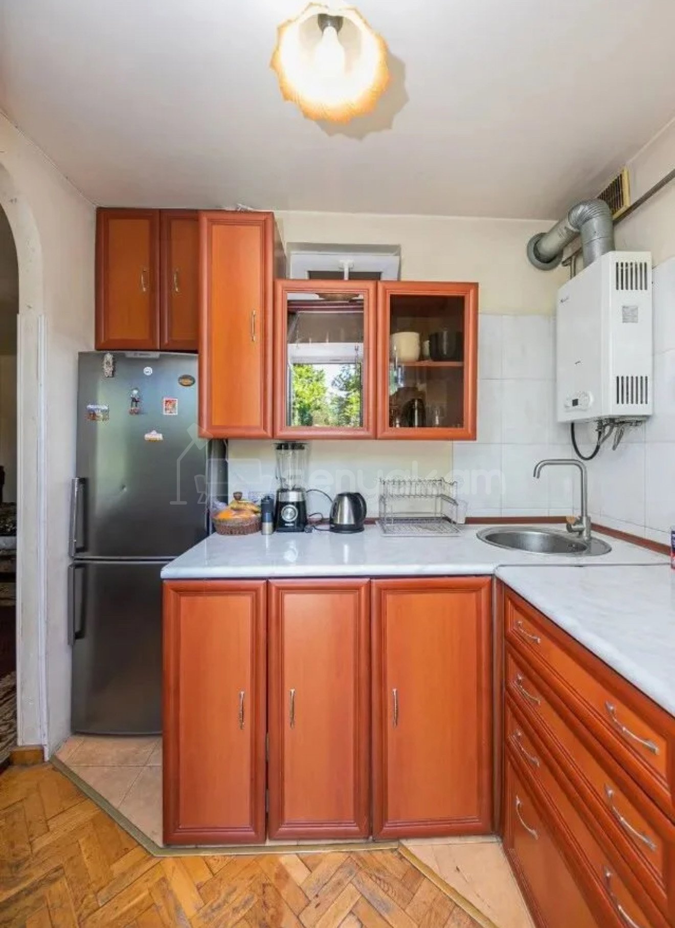 1 Սենյականոց Բնակարան Քարե Շենքում, 30քմ, 3/5 հարկ, Կապիտալ Վերանորոգված