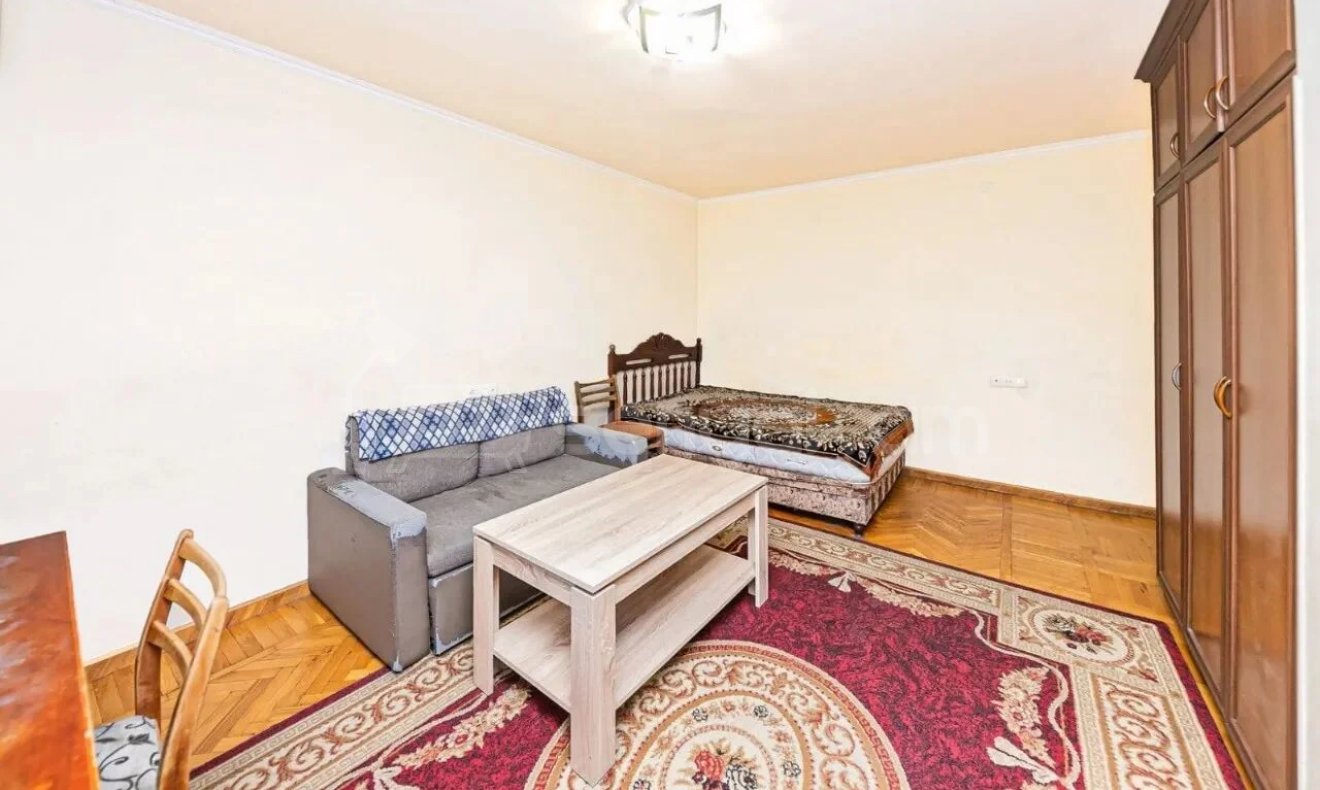 1 Սենյականոց Բնակարան Քարե Շենքում, 30քմ, 3/5 հարկ, Կապիտալ Վերանորոգված