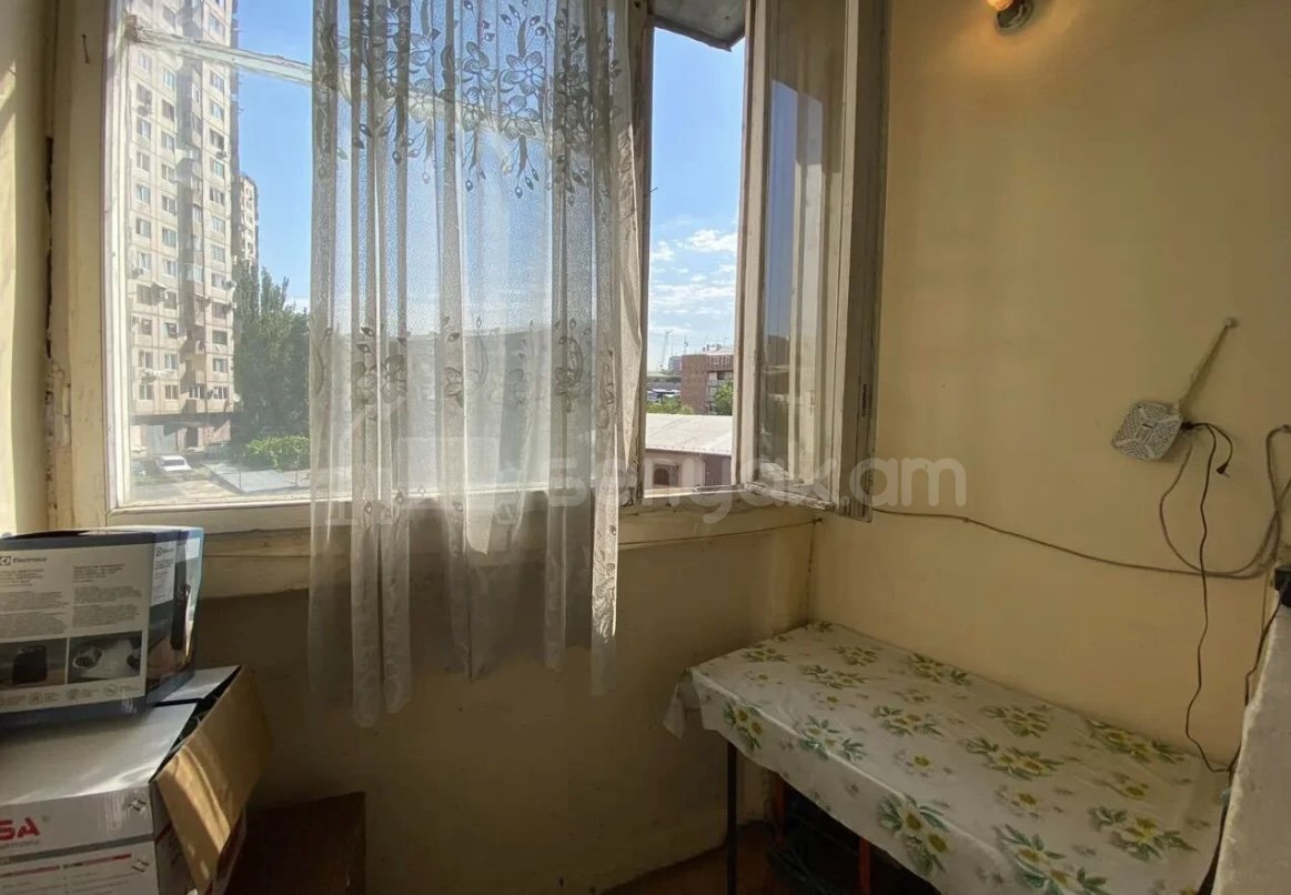 3 Սենյականոց Բնակարան, 94քմ, 4/16 հարկ, Նորմալ Վիճակում, Կահավորված