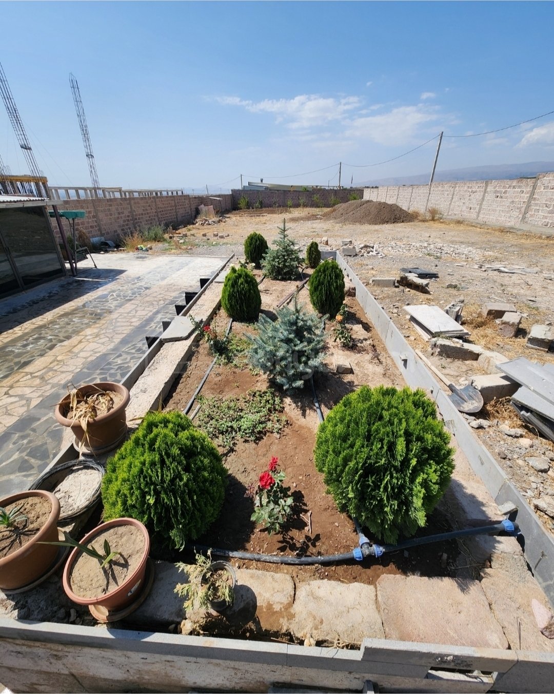 Բնակելի Նշանակության Հողատարածք, 1100քմ, Խմելու Ջրով, Էլեկտրականությամբ, Պարսպապատ