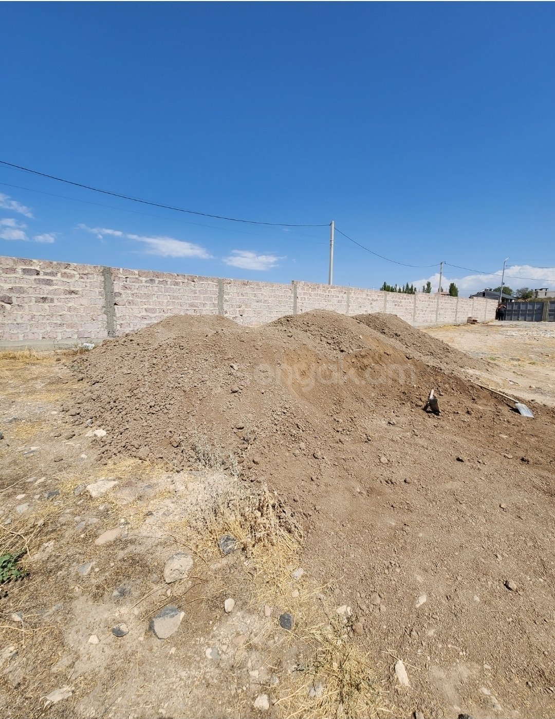 Բնակելի Նշանակության Հողատարածք, 1100քմ, Խմելու Ջրով, Էլեկտրականությամբ, Պարսպապատ