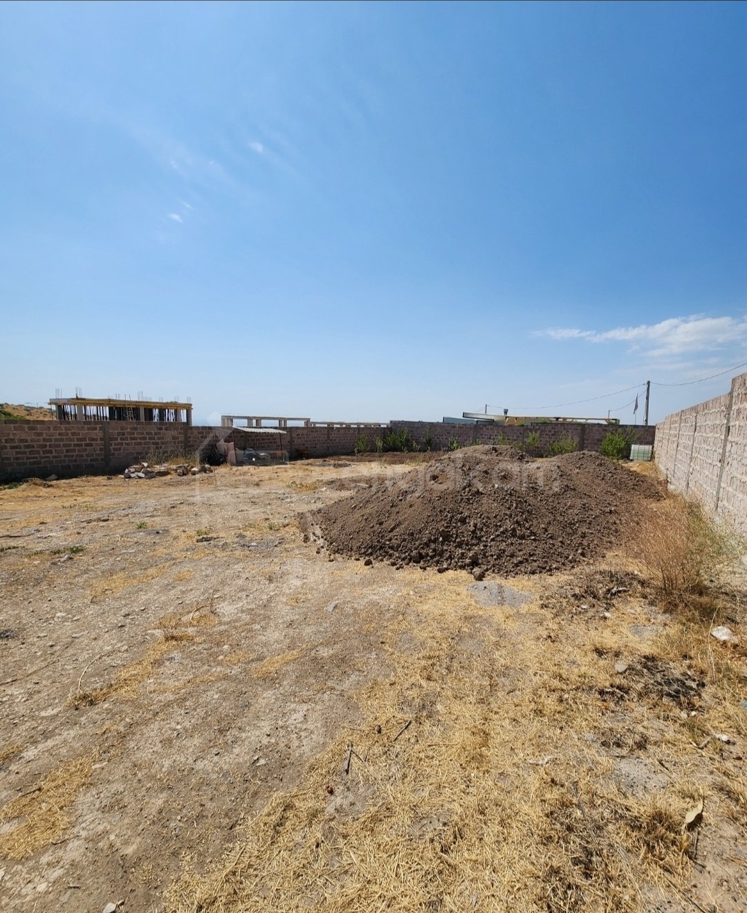 Բնակելի Նշանակության Հողատարածք, 1100քմ, Խմելու Ջրով, Էլեկտրականությամբ, Պարսպապատ